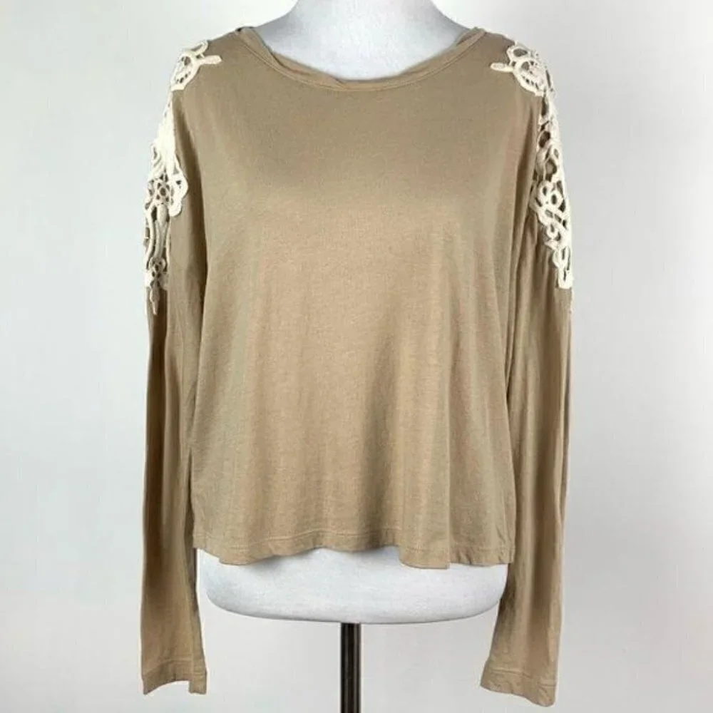 Forever 21 top size M Tan taupe crochet shoulders